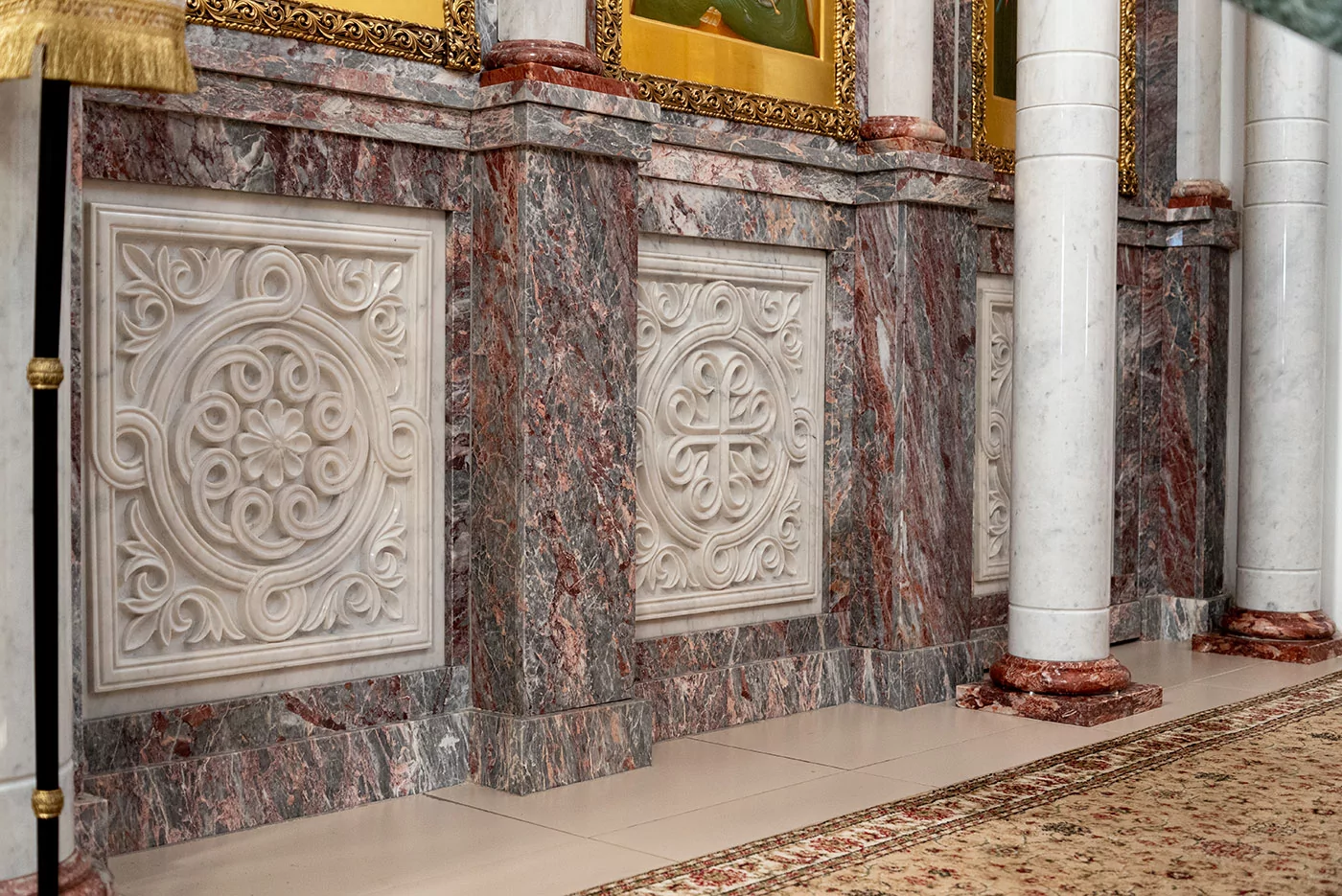 Иконостас из мрамора Коелга и Кардинала (арт. 104) — мрамор, коелга, кардинал, бронза