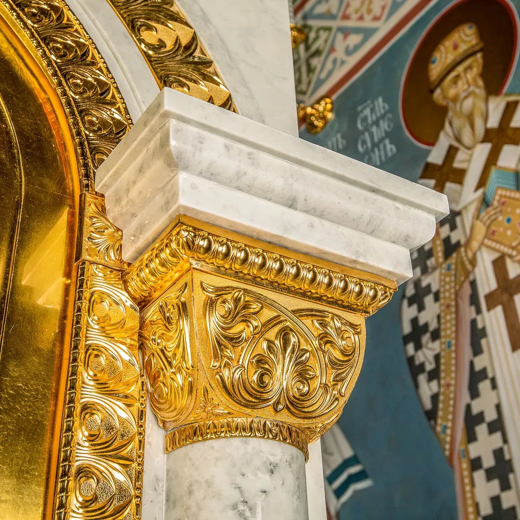 Иконостас из белого мрамора и бронзы (арт. 119) — мрамор, коелга, бронза