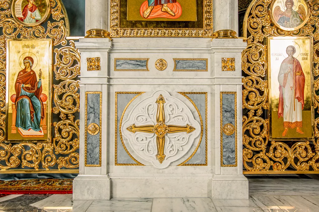 Иконостас из белого мрамора и бронзы (арт. 119) — мрамор, коелга, бронза