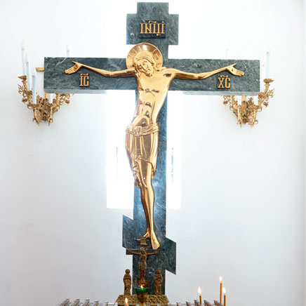 Напольный крест с Голгофой
