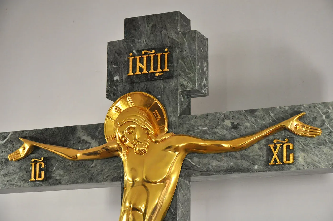 Крест с Голгофой из змеевика и бронзы (арт. 67.3) — бронза, змеевик