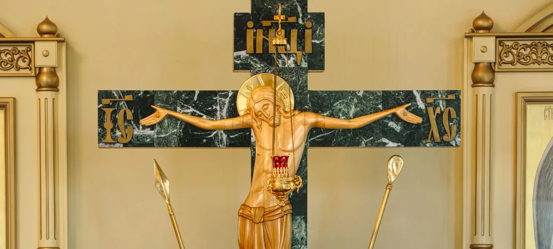 Храм великомученика и целителя Пантелеимона, г. Воронеж — убранство из камня и бронзы